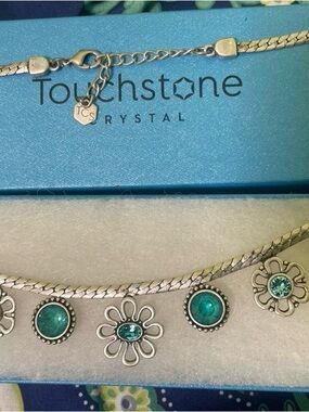 NIB Touchstone Crystal Petal Perfection Necklace Swarovski Aqua Crystal.